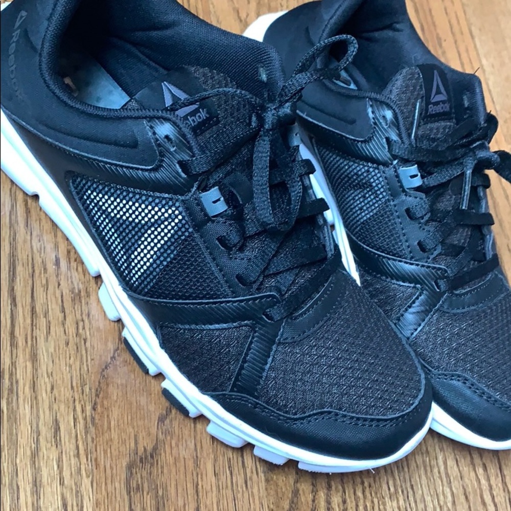 REEBOK MEMORYTECH SNEAKERS